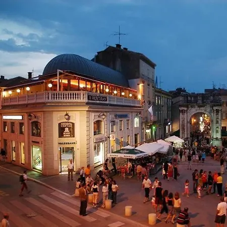 Appartement In With Terrace, Air Conditioning, W-lan, Washing Machine 633-6 Pula