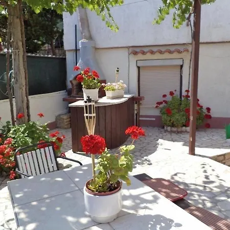 In With Terrace, Air Conditioning, W-lan, Washing Machine 633-6 Appartement